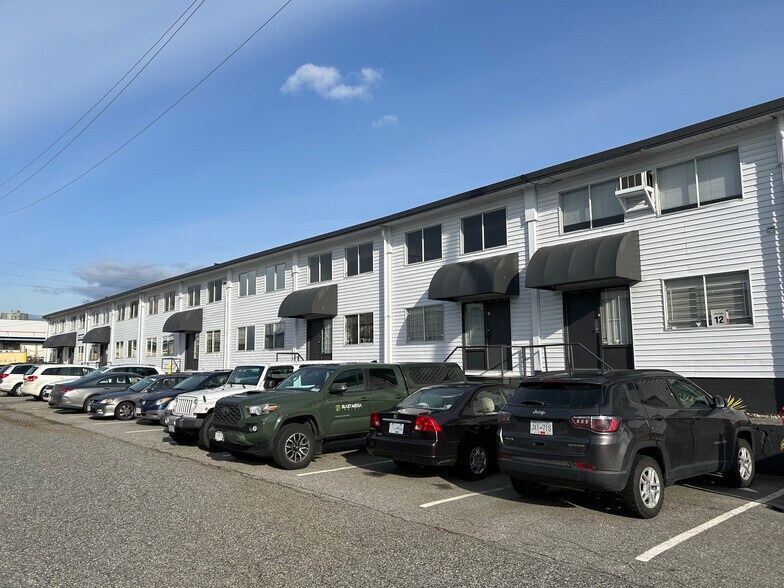 More Photos Of 3815-3835 1st Av, Burnaby Warehouse For Lease