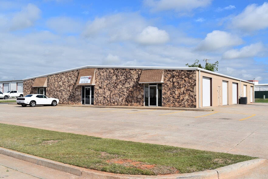 More Photos Of 831-841 Industrial Dr, Yukon Light Manufacturing For Sale