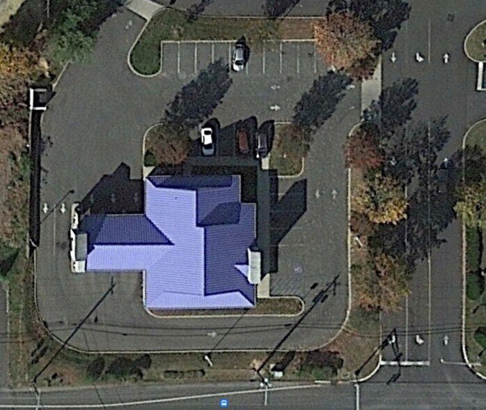 More Photos Of 950 N Pearl St, Bridgeton General Retail For Sale