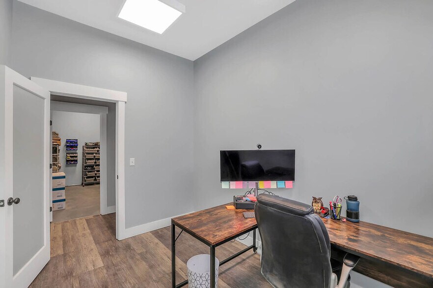 More Photos Of 105 E Jacob St, Mccall Service For Sale