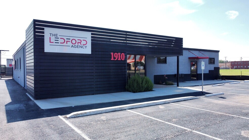 Primary Photo Of 1910 N Big Spring St, Midland Office For Lease