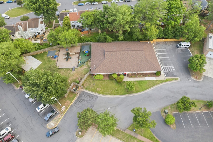 More Photos Of 83 Sugarland Run Dr, Sterling Daycare Center For Lease
