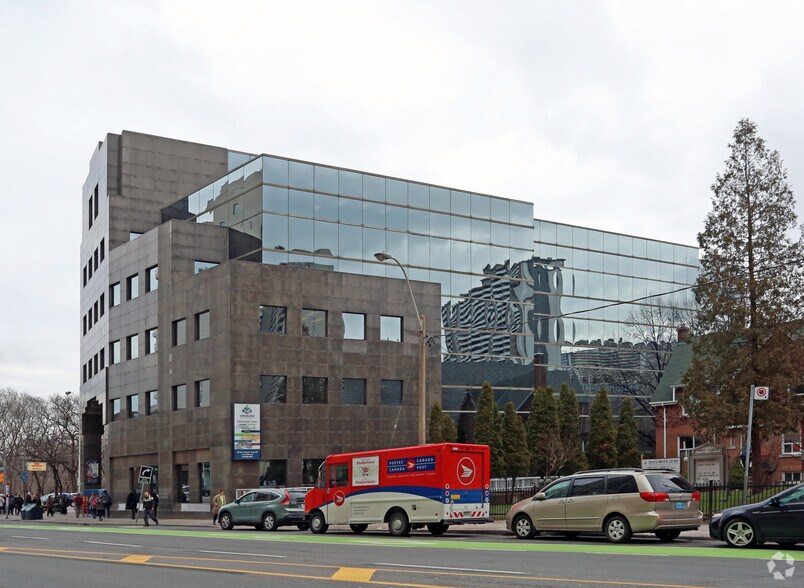 More Photos Of 425 Bloor St E, Toronto Office For Lease