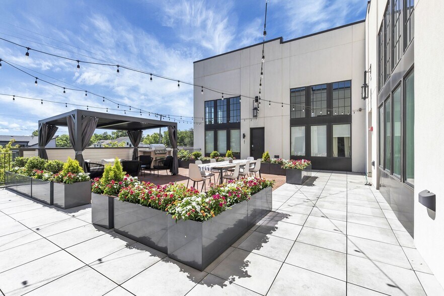 More Photos Of 2225 10th Ave S, Nashville Multifamily For Sale