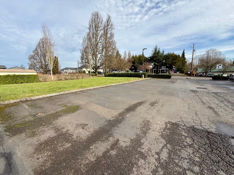 More Photos Of 8014 NE 13th Ave, Vancouver Freestanding For Sale