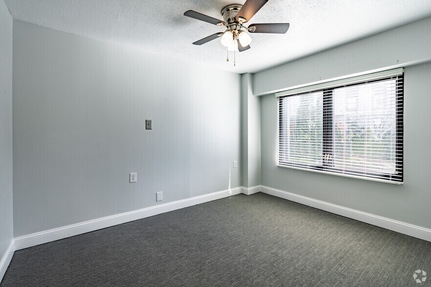 More Photos Of 1710 Magnolia Blvd, Nashville Assisted Living For Sale