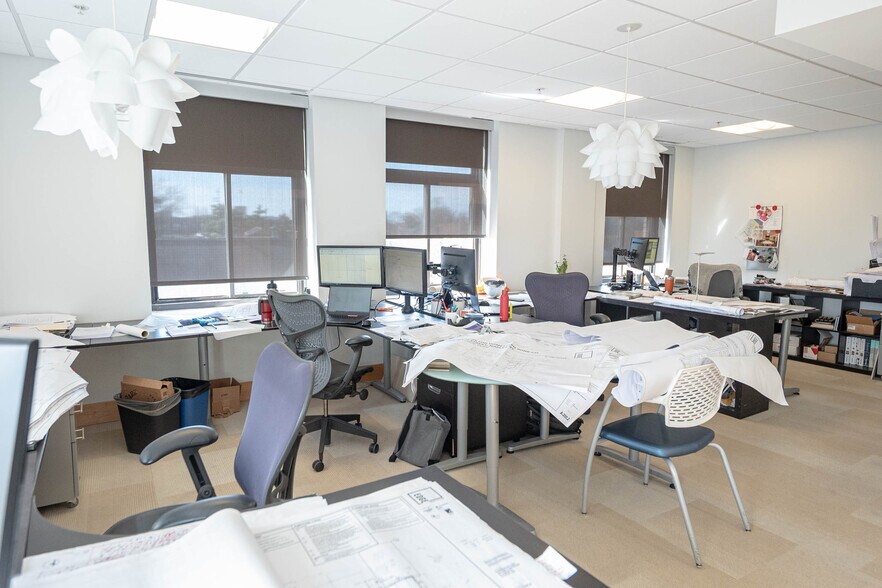 More Photos Of 277 Alexander St, Rochester Office Residential For Lease