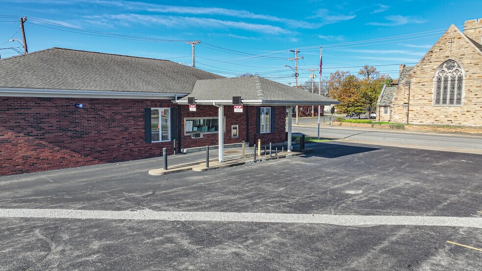 More Photos Of 630 Jefferson St, Paducah Office For Sale