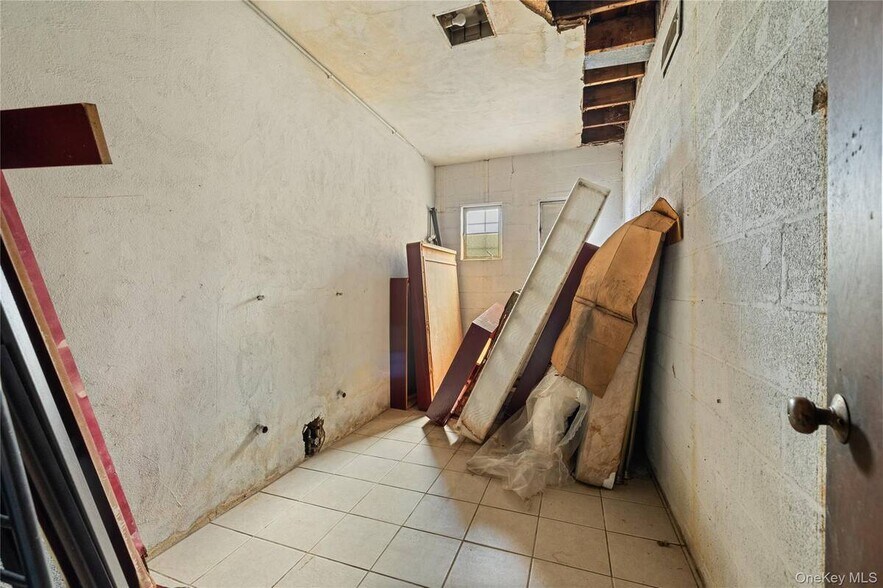 More Photos Of 1113-1125 Prospect Ave, West Islip Warehouse For Sale