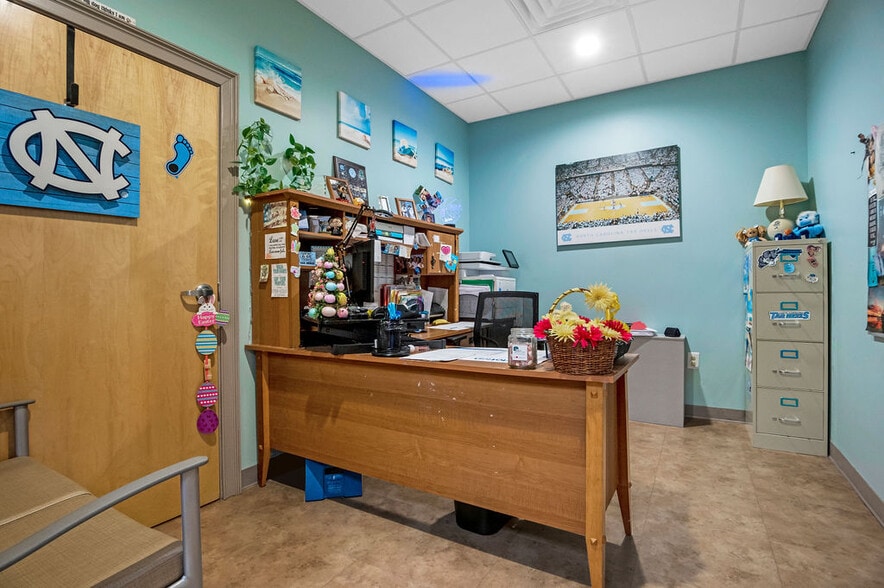 More Photos Of 4275 Western Blvd, Jacksonville Medical For Sale