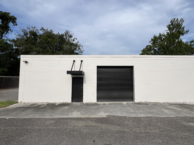 Primary Photo Of 1602 Arcadia Pl, Jacksonville Warehouse For Lease