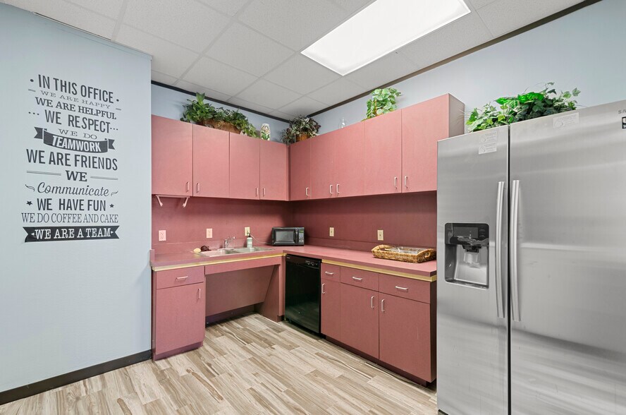 More Photos Of 1002 Gemini St, Houston Office For Lease