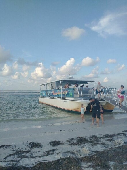 More Photos Of 776 Dodecanese Blvd, Tarpon Springs General Retail For Sale