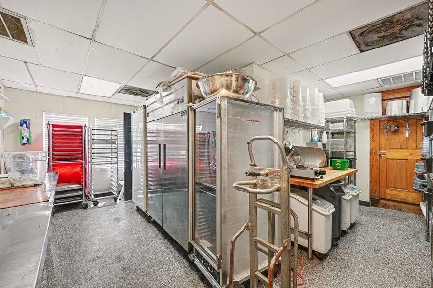 More Photos Of 115 N Main St, Faith Restaurant For Sale