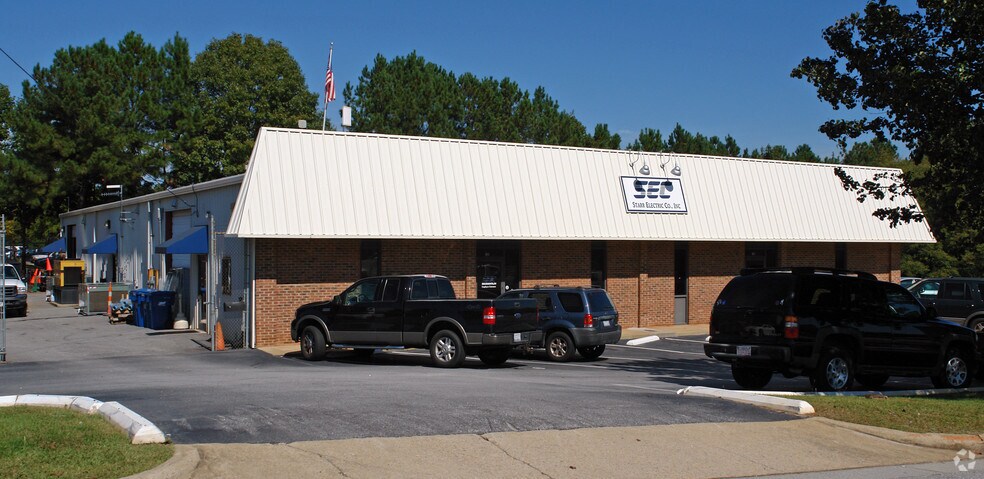 More Photos Of 300 Sherwee Dr, Raleigh Flex For Lease