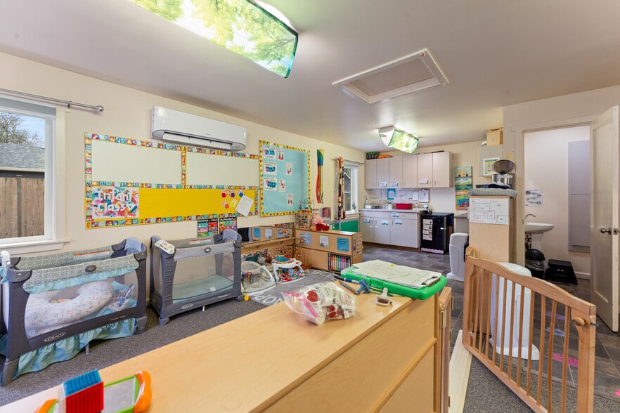 More Photos Of 2125 Coburg Rd, Eugene Healthcare For Sale