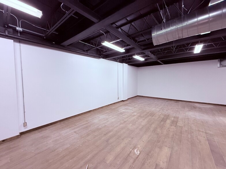 More Photos Of 391 Bank St, Ottawa Storefront Retail Office For Sale