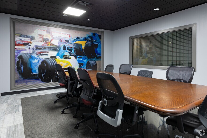 More Photos Of 5700 NW Central Dr, Houston Office For Lease