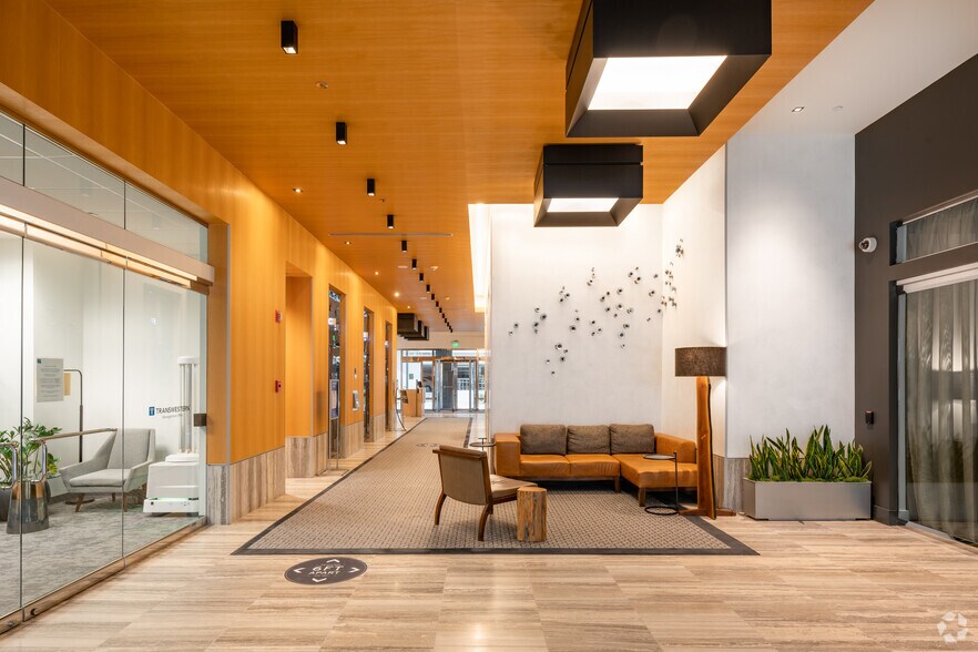 More Photos Of 10900 NE 8th St, Bellevue Office For Lease