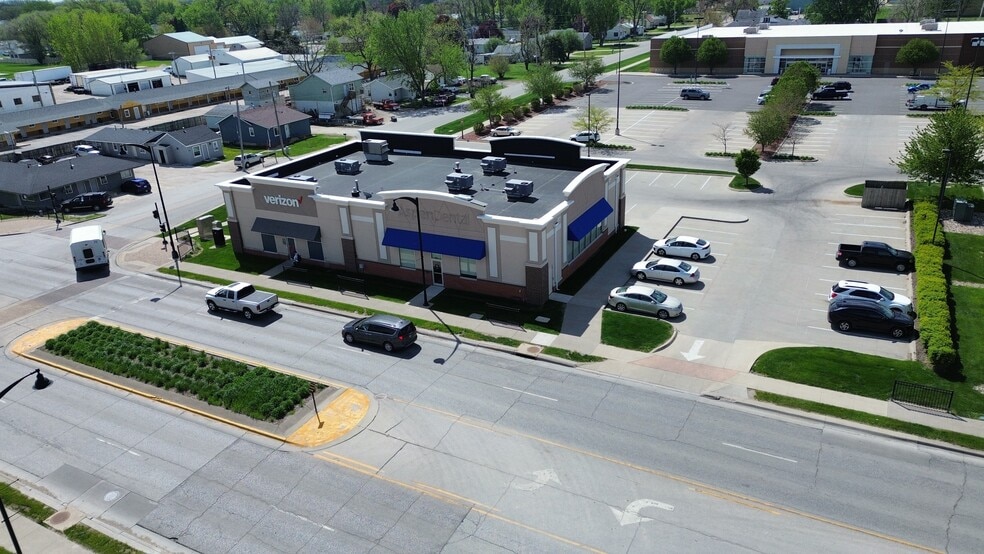 More Photos Of 2953-2957 5th Ave S, Fort Dodge Freestanding For Lease