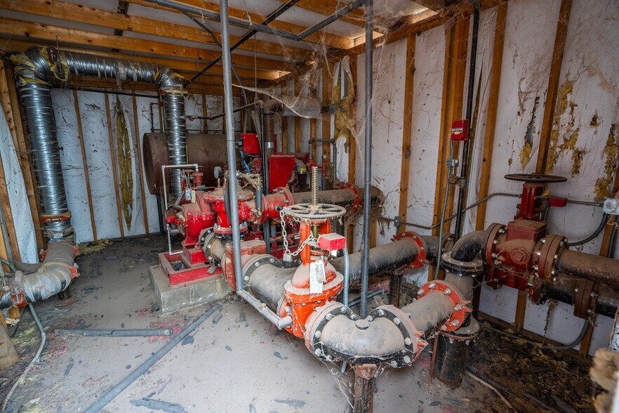 More Photos Of East of Balmorhea, TX, Exit 209, I-10 and Hwy 17, Balmorhea Distribution For Sale