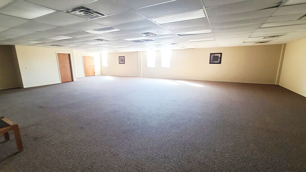 More Photos Of 710 W 8th St, Fort Scott Office For Sale