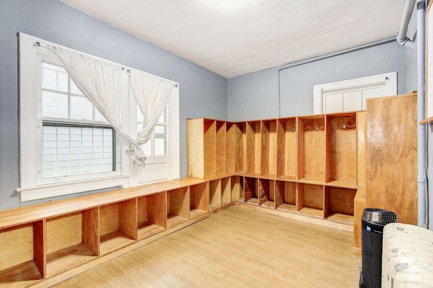 More Photos Of 1200 Delafield Pl NW, Washington Specialty For Sale