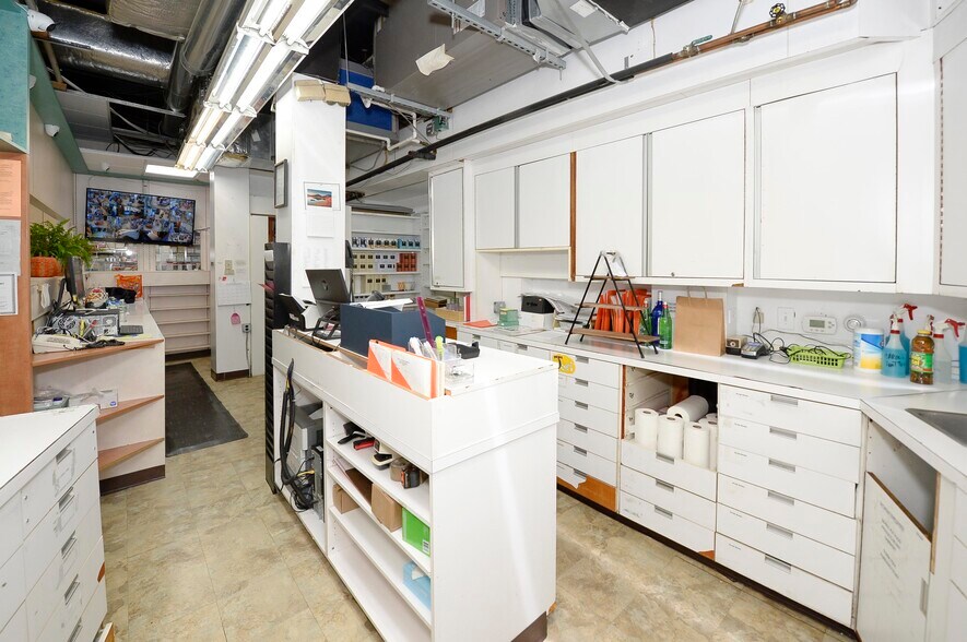 More Photos Of 66 E Ridgewood Ave, Ridgewood General Retail For Lease