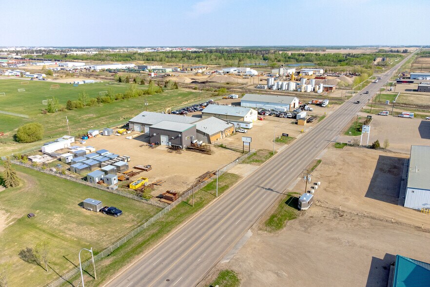 More Photos Of 4702 40 Av, Lloydminster Industrial For Lease