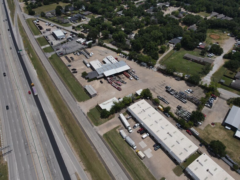 More Photos Of 9779 C F Hawn Fwy, Dallas Distribution For Lease