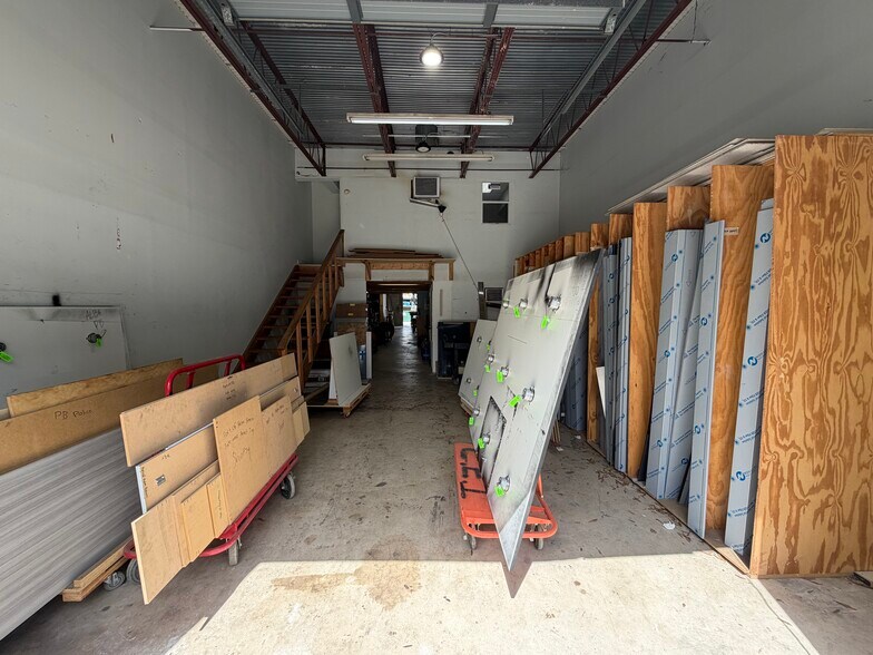 More Photos Of 603 Commerce Way E, Jupiter Warehouse For Lease