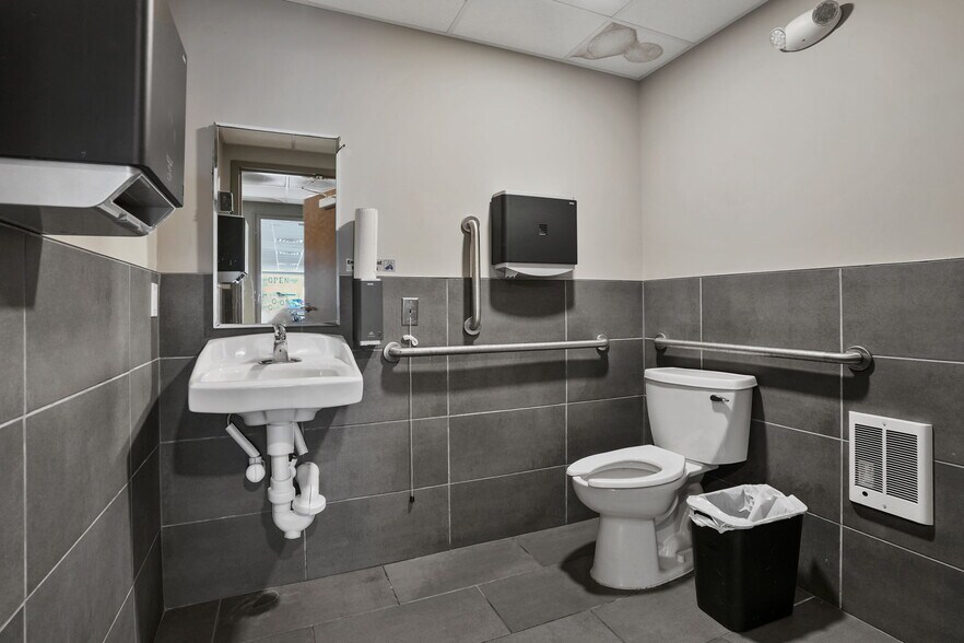 More Photos Of 4050 Main St, Bridgeport General Retail For Sale