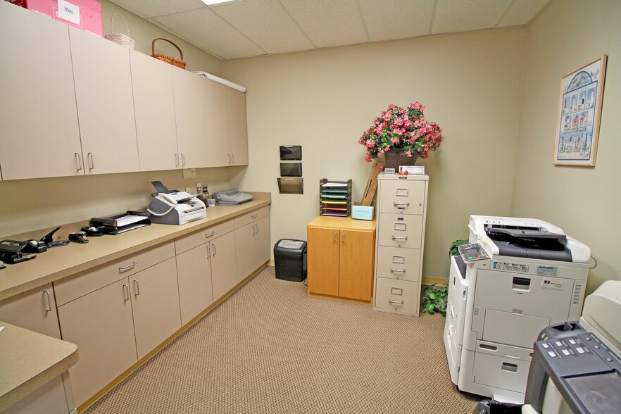 More Photos Of 200 Mineral Springs Rd, Rockaway Medical For Lease