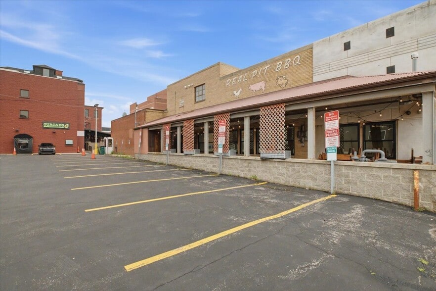 More Photos Of 301 Franklin St, Buffalo Restaurant For Sale