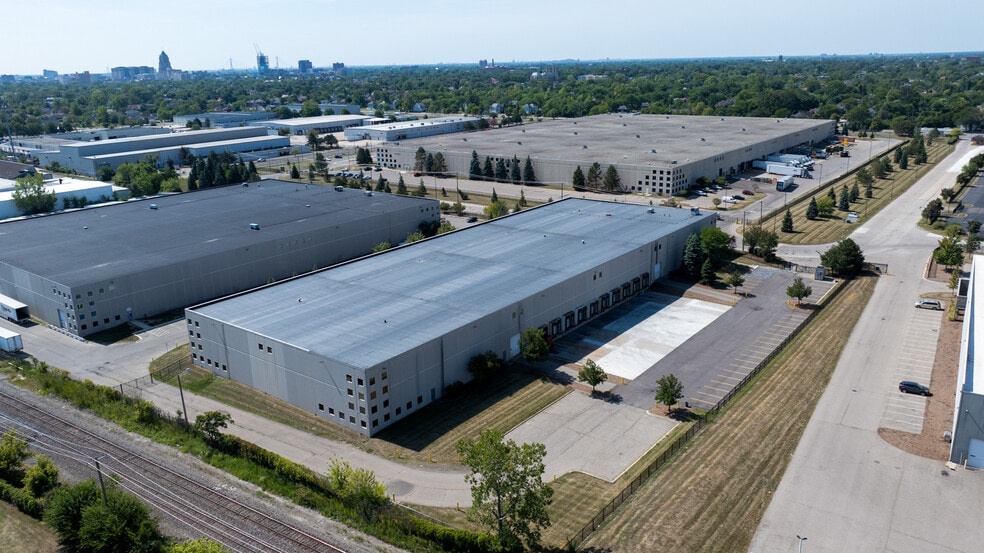 More Photos Of 12280 Oakland Park Boulevard, Highland Park Warehouse For Lease