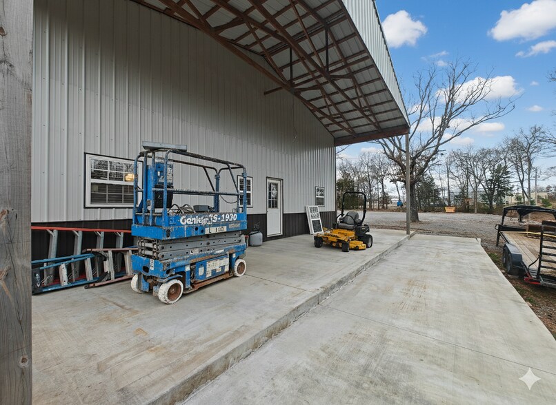 More Photos Of 32514 Highway 82, Cookson Flex For Sale