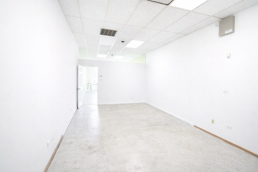 More Photos Of 40-60 W Palatine Rd, Palatine Unknown For Lease