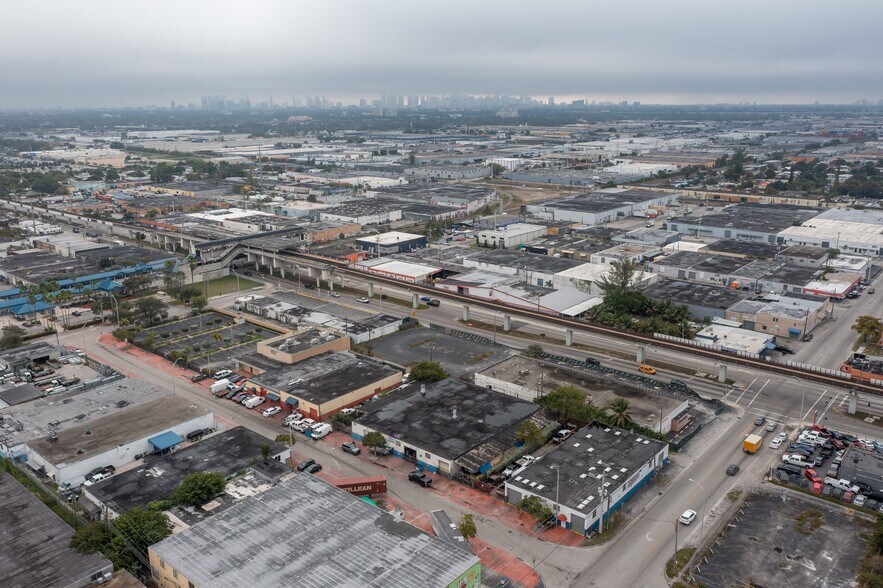 More Photos Of 1040 E 26th St, Hialeah Warehouse For Sale