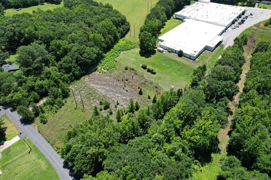 More Photos Of 547 Mill St, Williamston Manufacturing For Lease