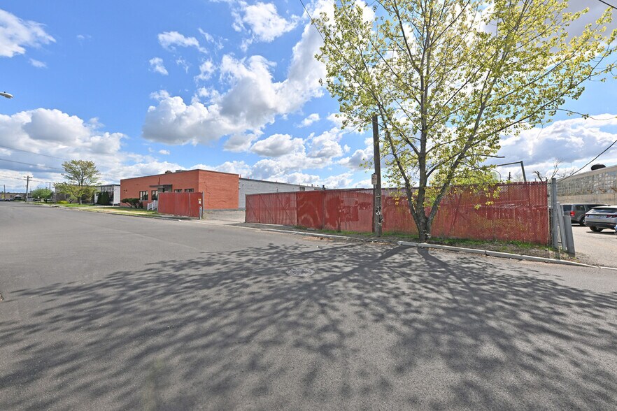 More Photos Of 210 S Newman St, Hackensack Manufacturing For Lease