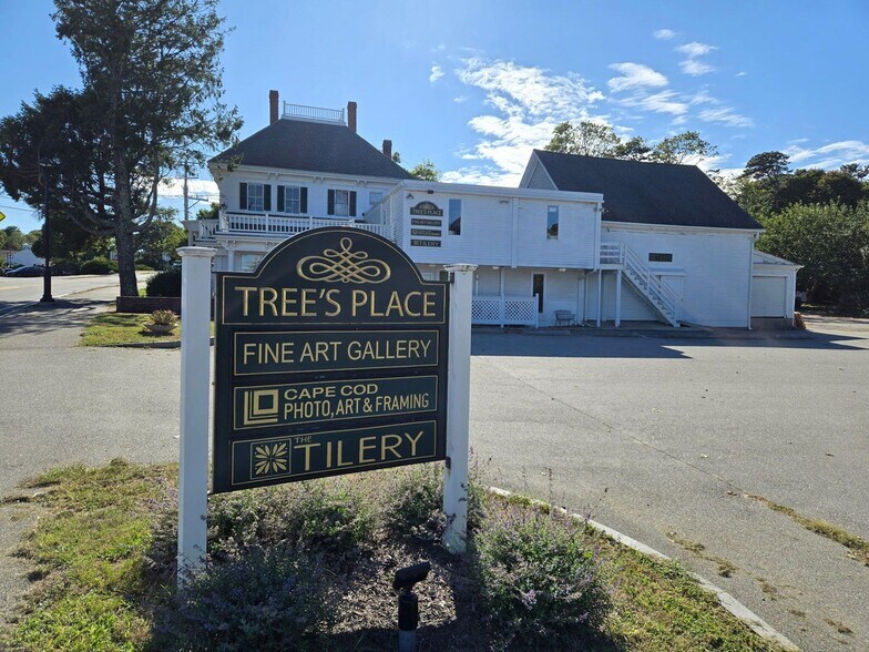 Primary Photo Of 60 MA-6A, Orleans General Retail For Sale