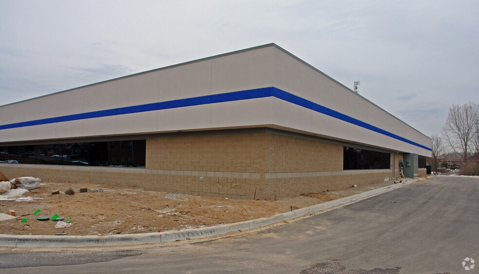 More Photos Of 37811 W 12 Mile Rd, Farmington Office For Sale