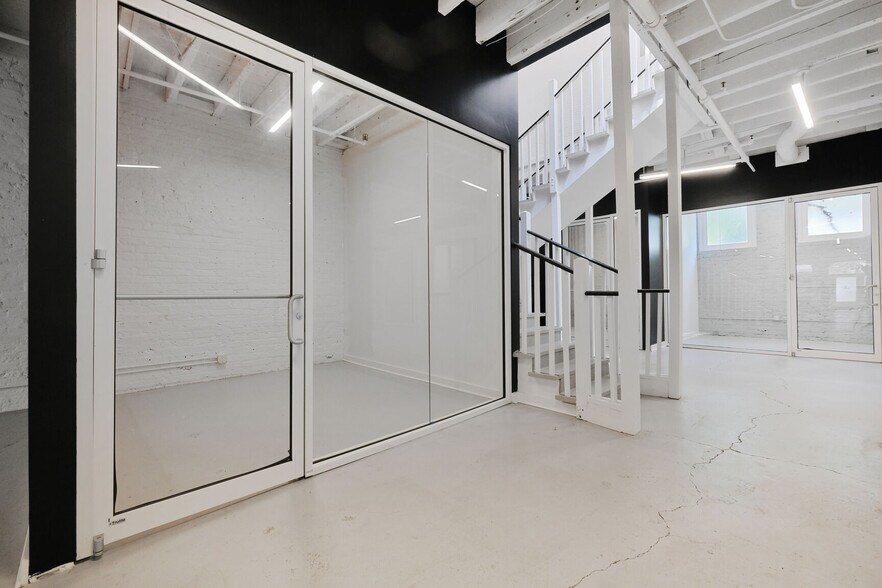 More Photos Of 2011 Magazine St, New Orleans Coworking Space