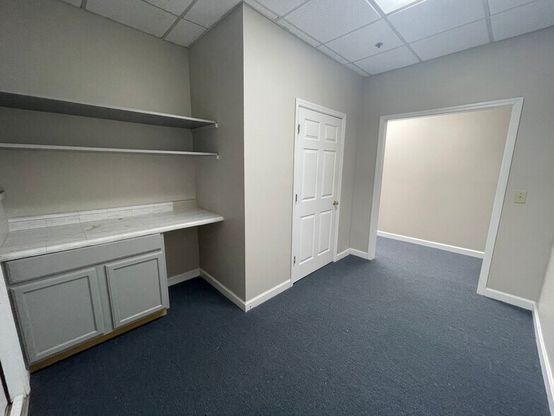 More Photos Of 1111 Cambridge Sq, Alpharetta Office Residential For Sale