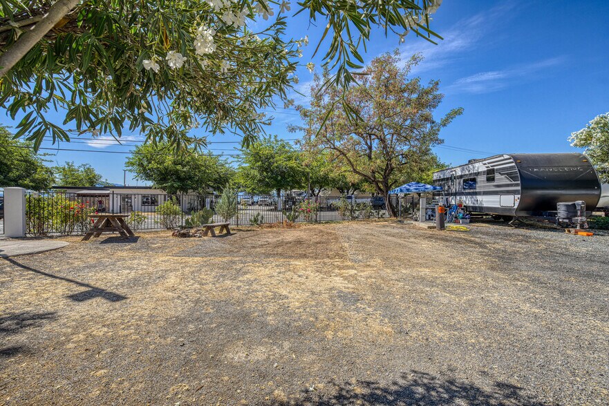More Photos Of 2985 Lakeshore Blvd, Upper Lake Manufactured Housing Mobile Home Park For Sale