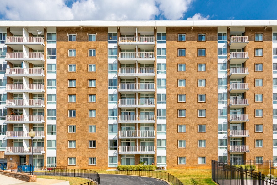More Photos Of 8150 Lakecrest Dr, Greenbelt Apartments For Sale
