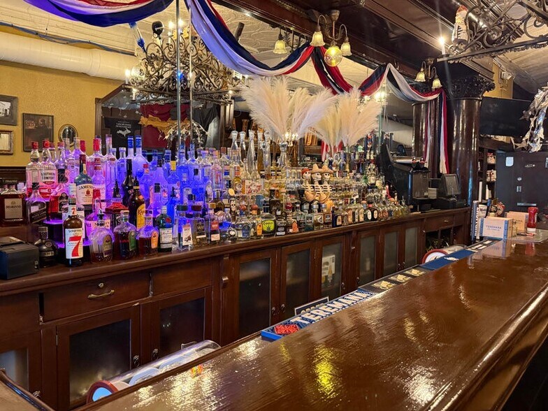 More Photos Of 200 W Portage Ave, Sault Sainte Marie General Retail For Sale