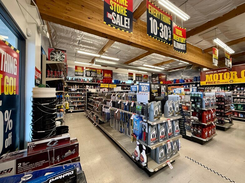 More Photos Of 17401 SE McLoughlin Blvd, Milwaukie Freestanding For Lease