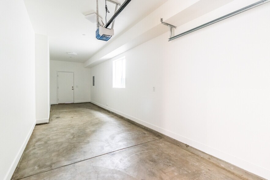 More Photos Of 1818 Thurman Ave, Los Angeles Apartments For Sale