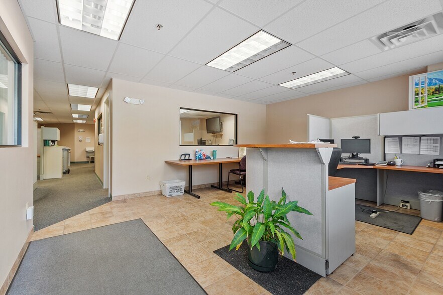 More Photos Of 67 Whalon St, Fitchburg Storefront For Lease